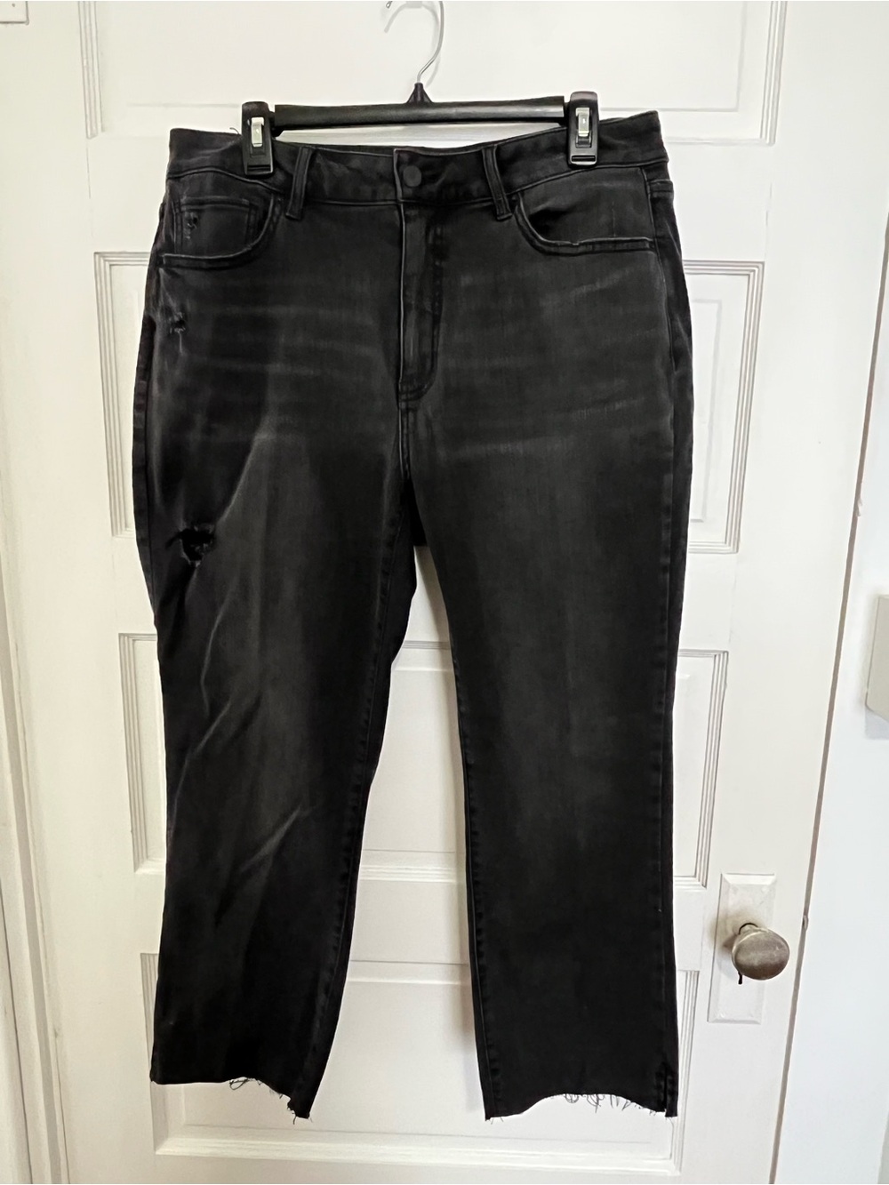 Time & Tru Black Women's High-Rise Straight Jeans 14
